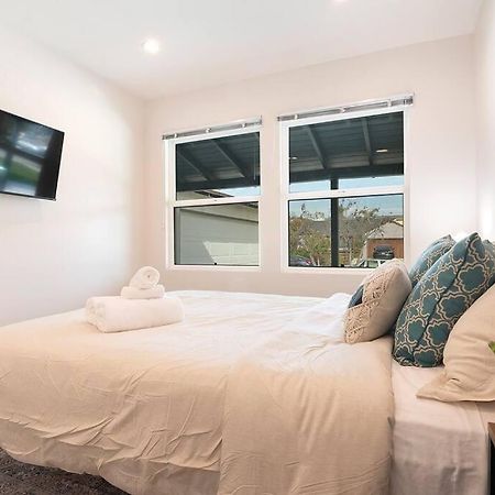 Beautiful 3 Bed 1 Bath Designer Home + Hot Tub Los Angeles Exterior photo