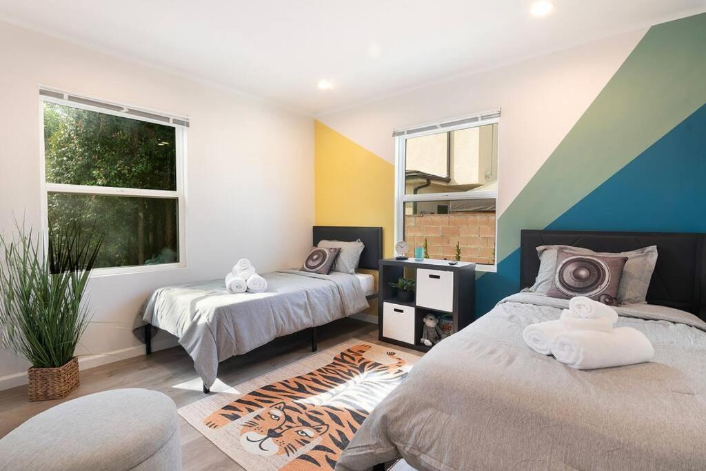 Beautiful 3 Bed 1 Bath Designer Home + Hot Tub Los Angeles Exterior photo