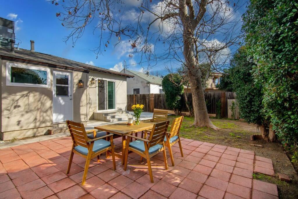 Beautiful 3 Bed 1 Bath Designer Home + Hot Tub Los Angeles Exterior photo