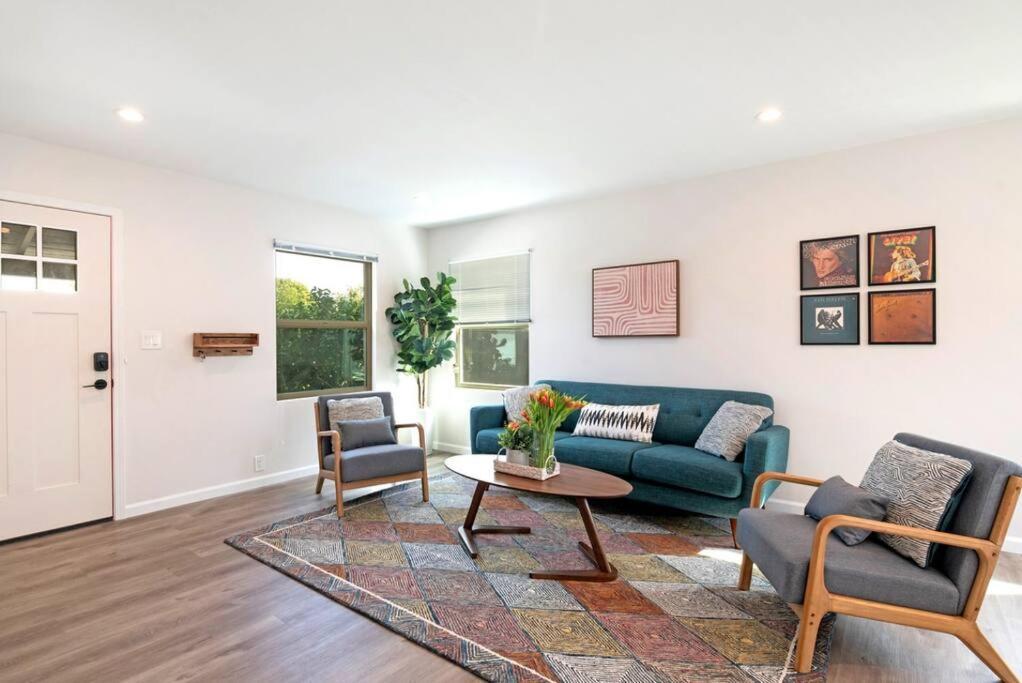 Beautiful 3 Bed 1 Bath Designer Home + Hot Tub Los Angeles Exterior photo